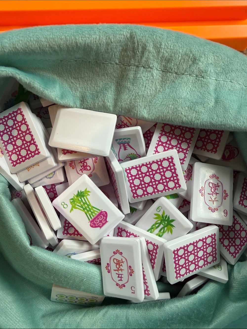 Oh My Mahjong Travel Set with Pink Patterned Case - Picture 3 of 7
